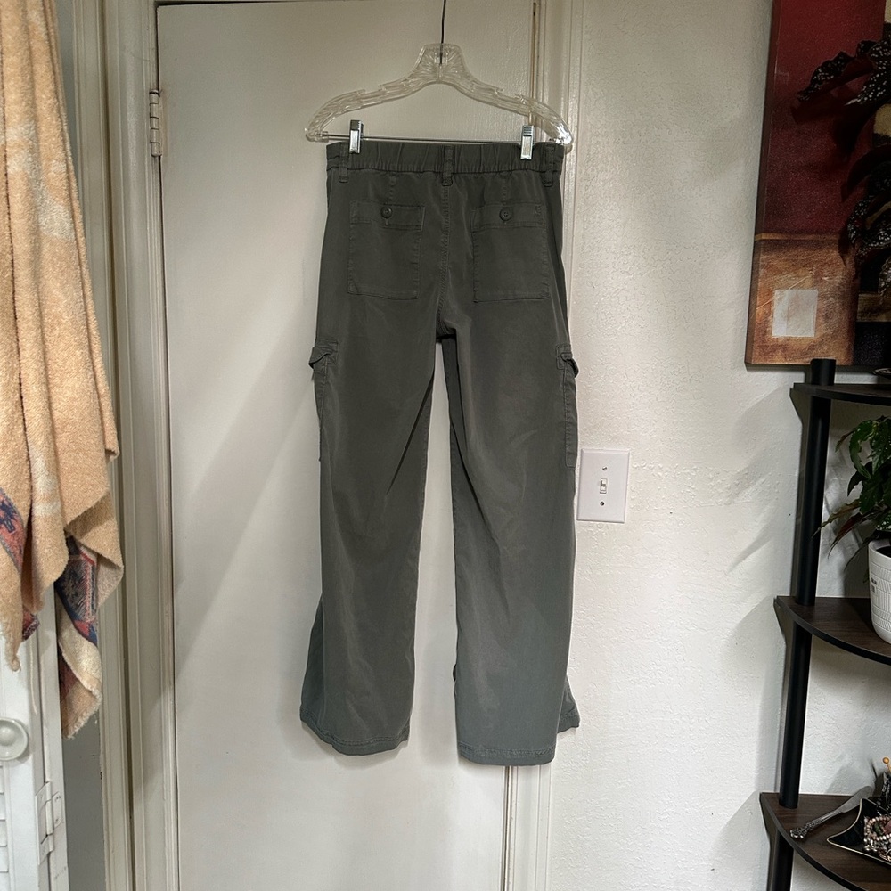 American Eagle Outfitters Women’s Cargo Pants - Olive - Picture 2 of 7